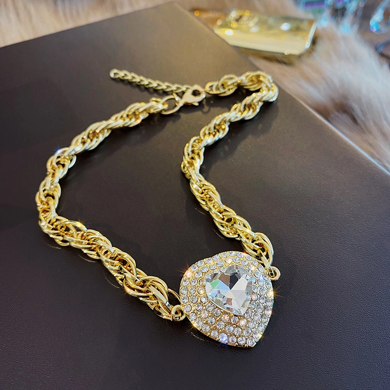 European And American Exaggerated Love Diamond Pendant Necklace Earrings Set Female Net Red Fashion Temperament Chain Clavicle Chain Necklace