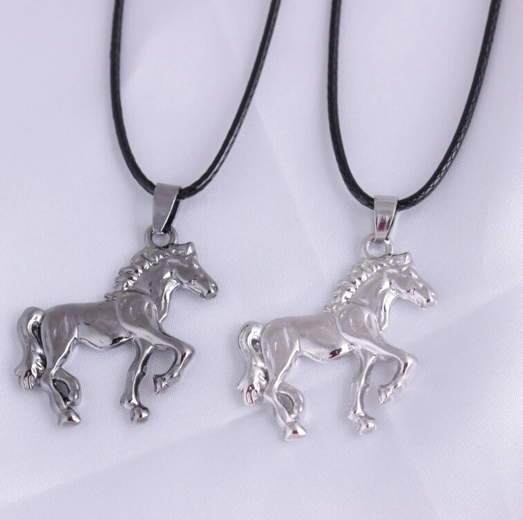Fashion short leather cord horse pendant