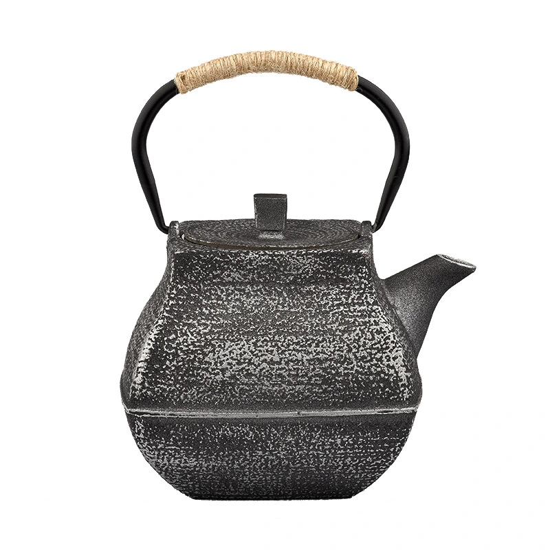 Color cast iron pot with strainer