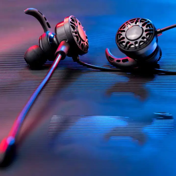 Wire control with dual wheat mobile game headset
