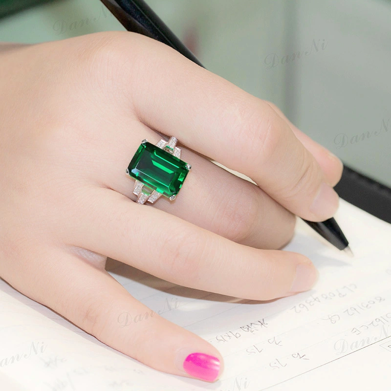 European and American emerald square ring