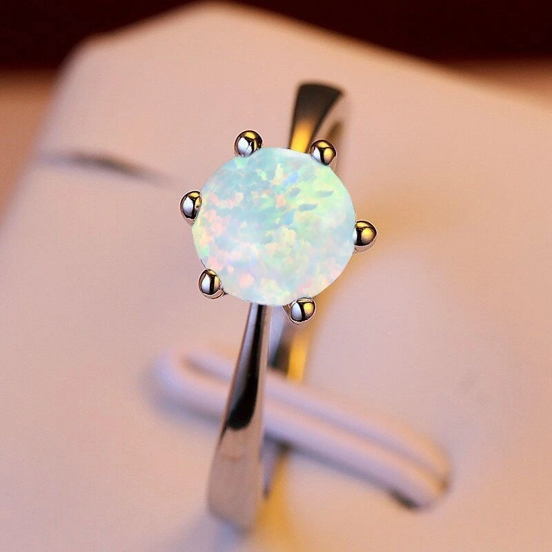 Ring With Eight Prongs Inlaid White Opal Bracelet