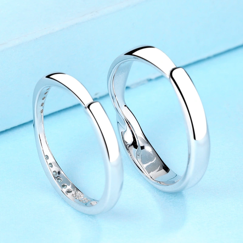 Mobius Ring Men's And Women's Korean Version Of Simple Diamonds