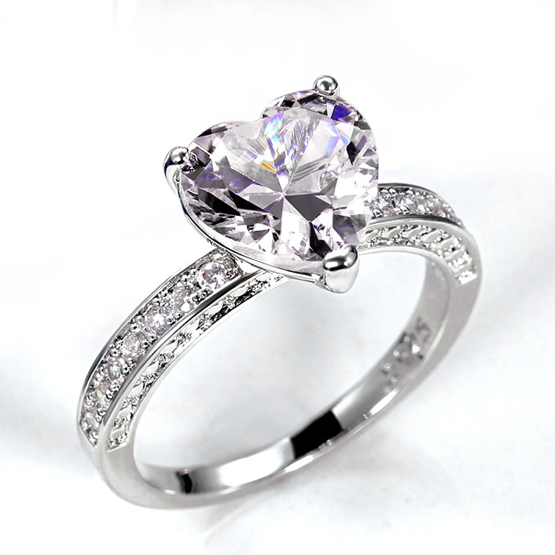Women's Heart-shaped Diamond Zircon Ring