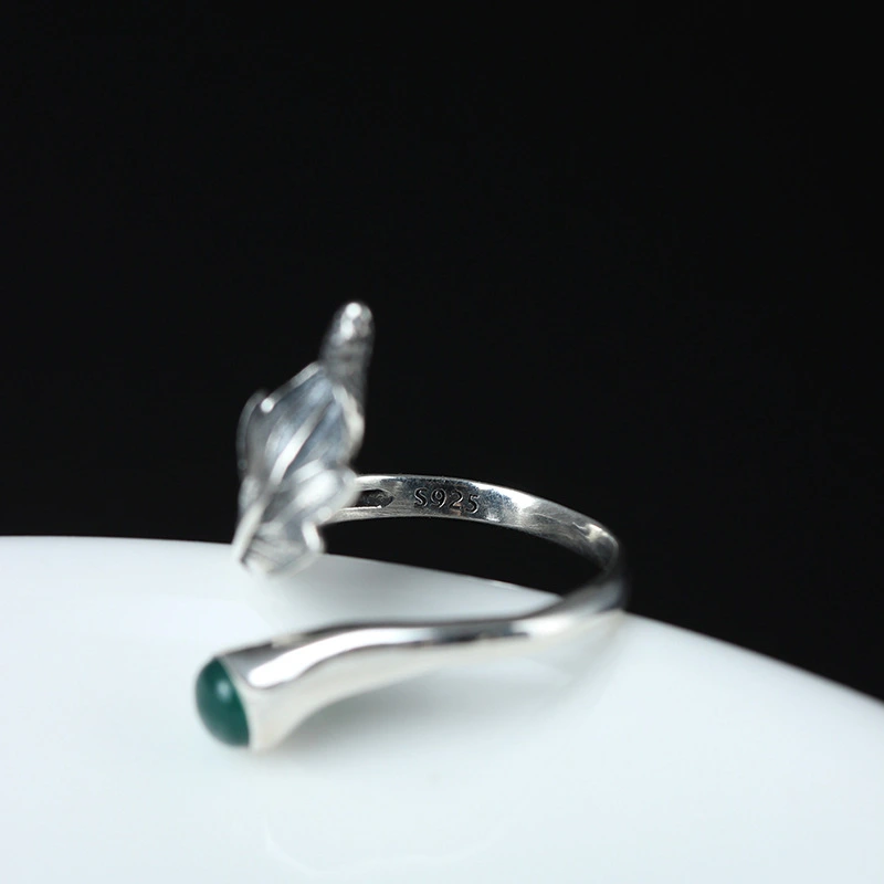 Classical Elegant Personality Feather Ring Vintage Thai Silver Old Chalcedony Leaf Ring