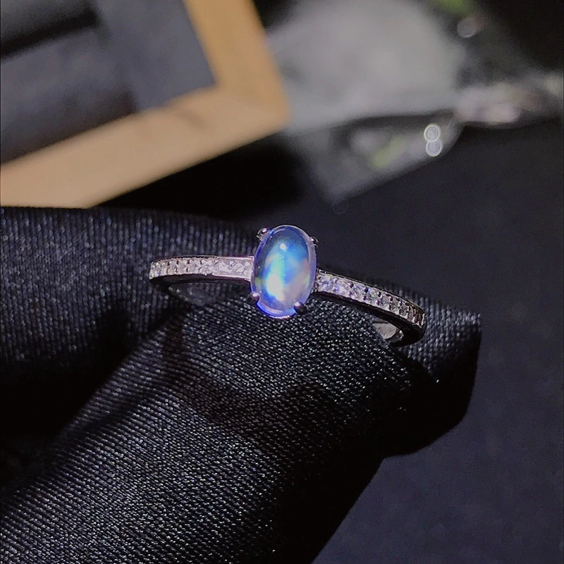 Inlaid Natural Blue Moonlight Female Ring