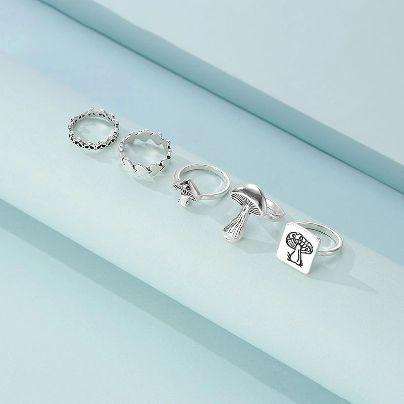 Five-piece Retro Diamond-engraved Pattern Set Ring