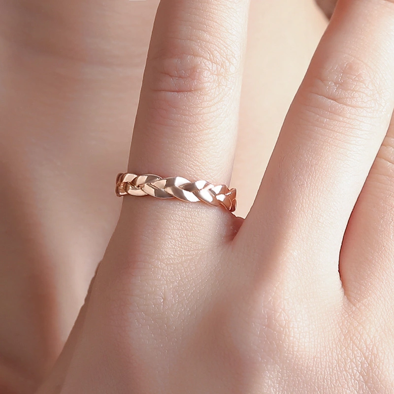 Fashion Simple Retro Winding Twist Ring Women