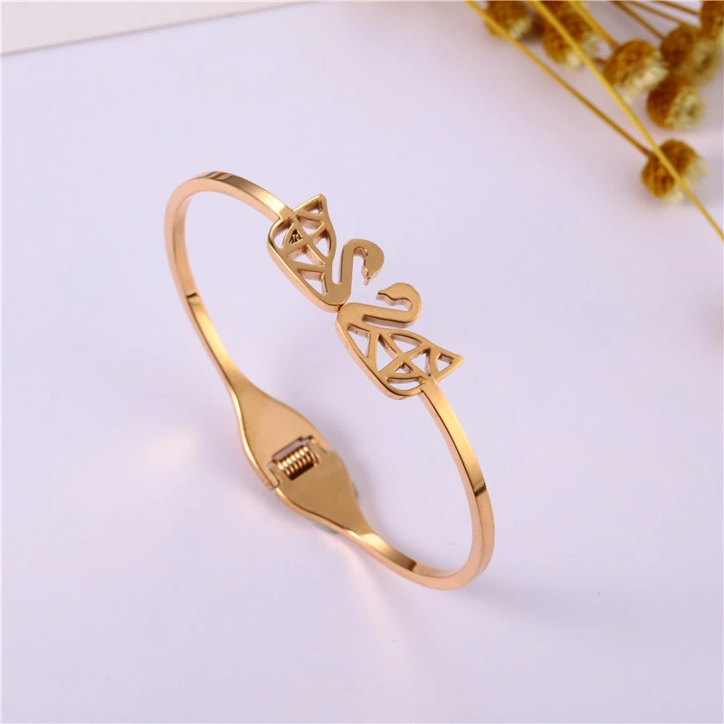 Gold-plated Double Swan Spring Clasp Bracelet