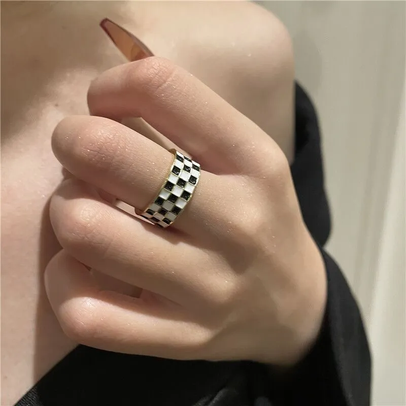 Black And White Checkerboard Ring Female Wild Simple