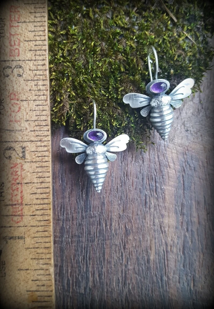 Vintage Diamond-studded Bee Earring Earrings Hang Geometrically