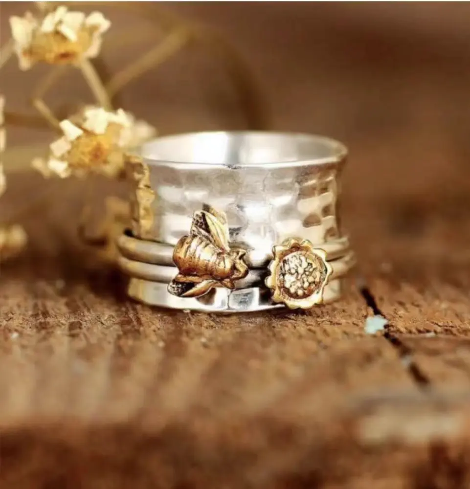 Simple Wide Version Bee Flower Two-tone Lady Insect Ring