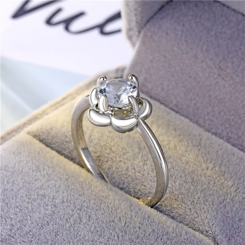 Classic Personality Six Claw Zircon Alloy Diamond Ring For Women