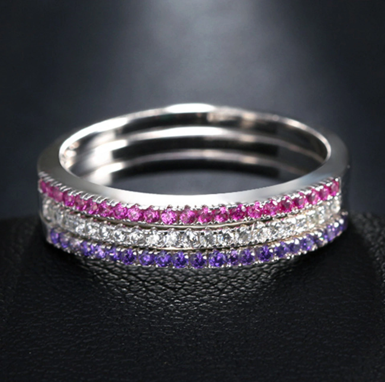 Single row diamond ring