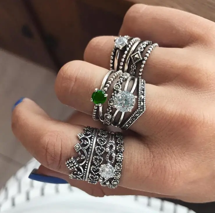 European and American Emerald Crown Irregular Ring Set