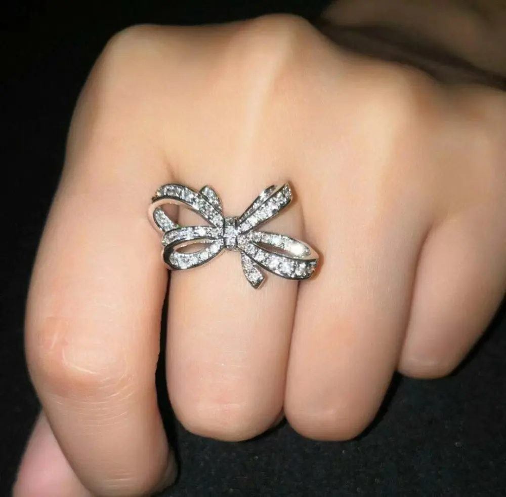 Simulation full diamond bow ring