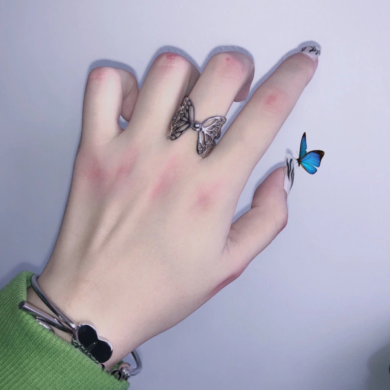 Dark Terroir Cool Girl Hollow Butterfly Ring