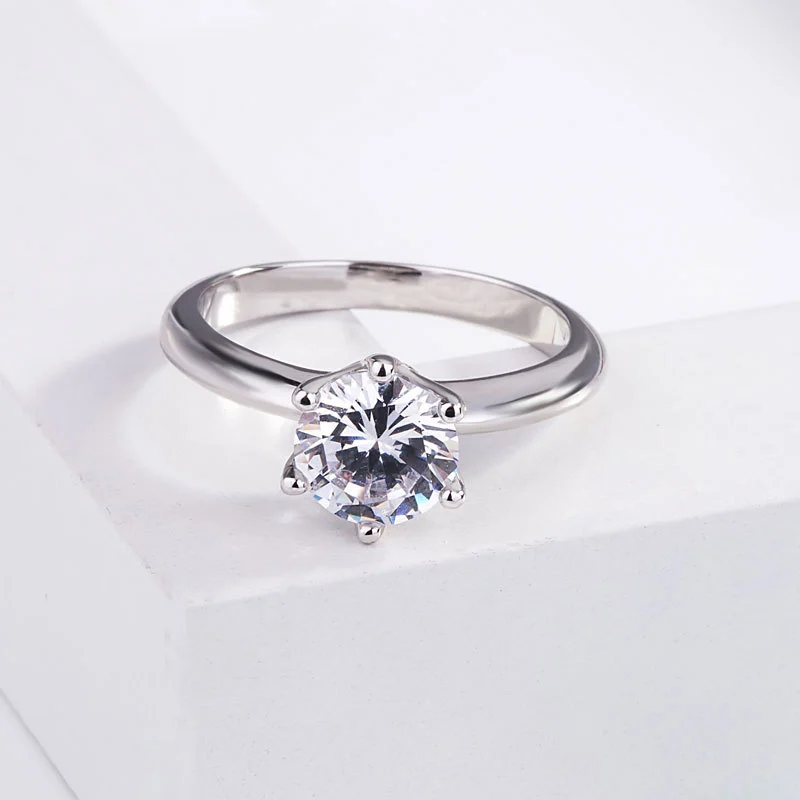 Fashion Six-Claw Diamond Ring