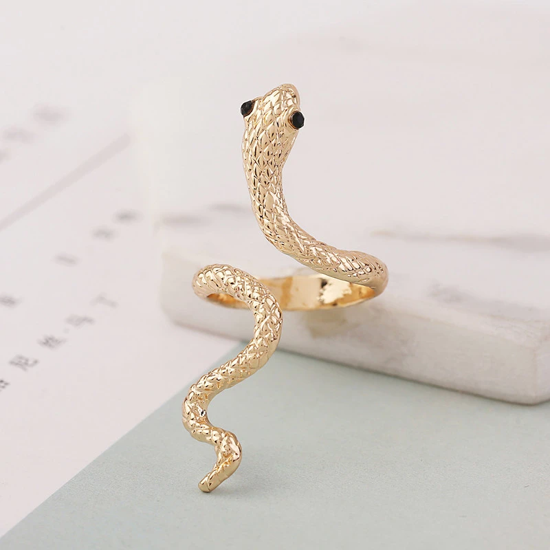 Exaggerated personality snake ring