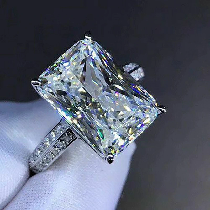 Ring with oversized zircon