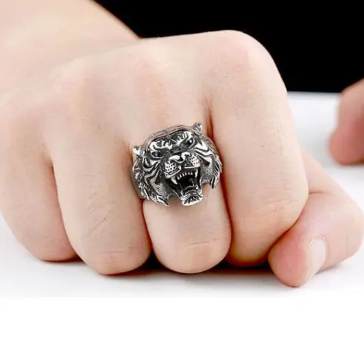 Domineering tiger head ring