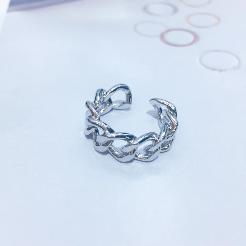 Small design adjustable ring