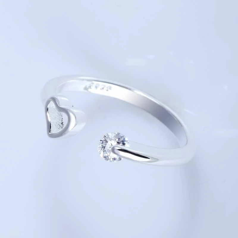 Popular Personality Heart-shaped Hand-set Zircon Ring