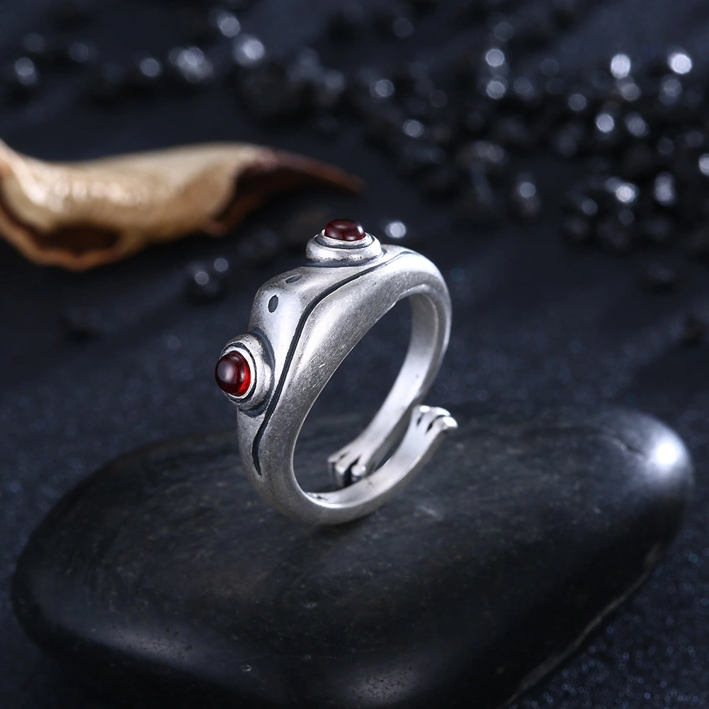 Frog shape ring