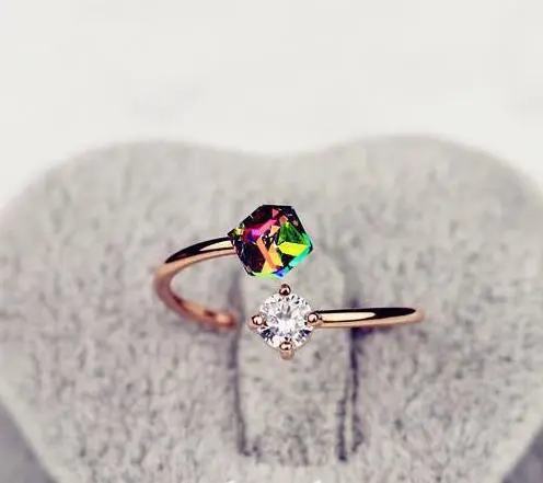 New Fashion Same Style Color Changing Ring With Diamonds