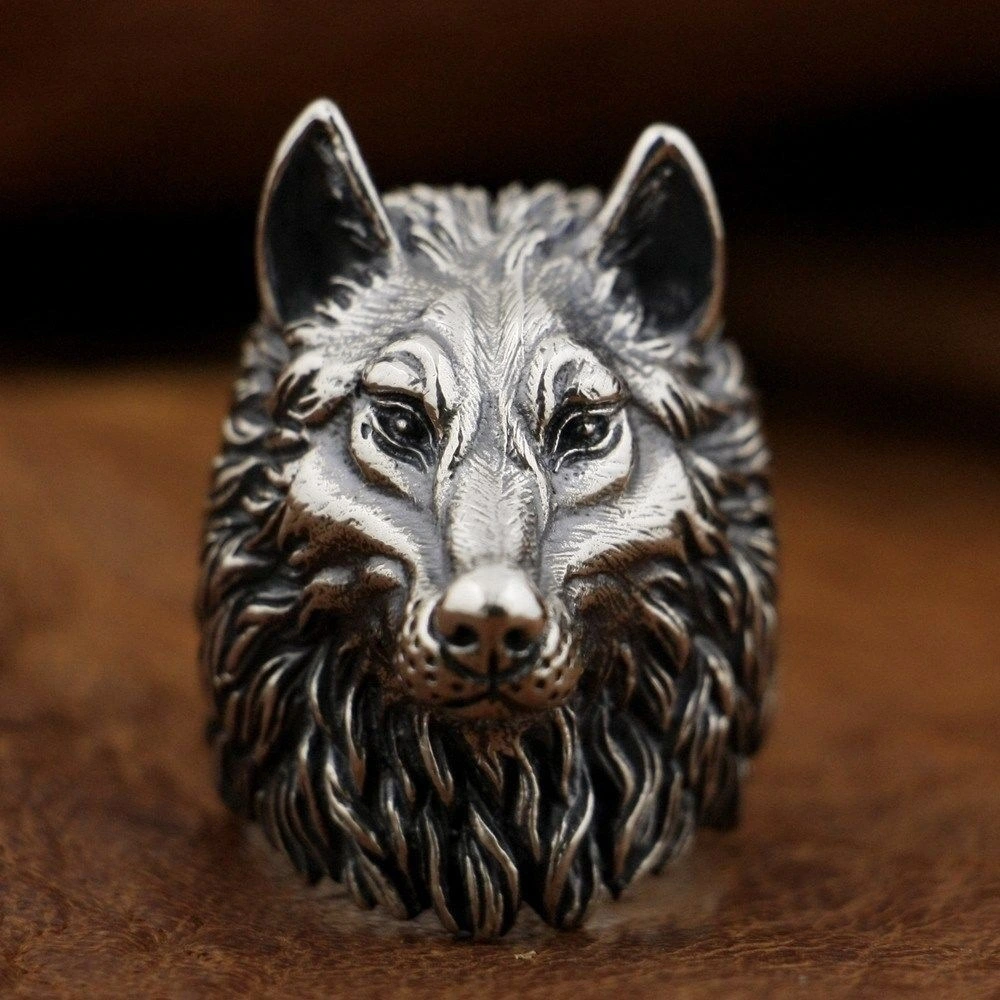 Wolf head ring
