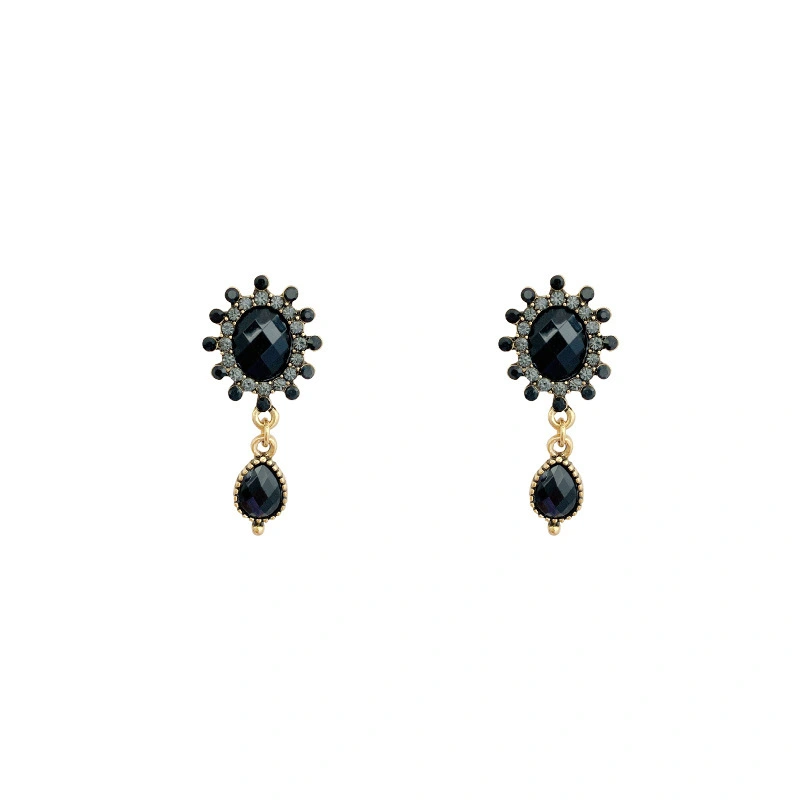 European and American Fashion Earrings Net Celebrity Earrings