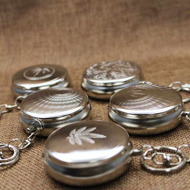 Portable Metal Small Ashtray Round Environmental Protection Ashtray With Keychain
