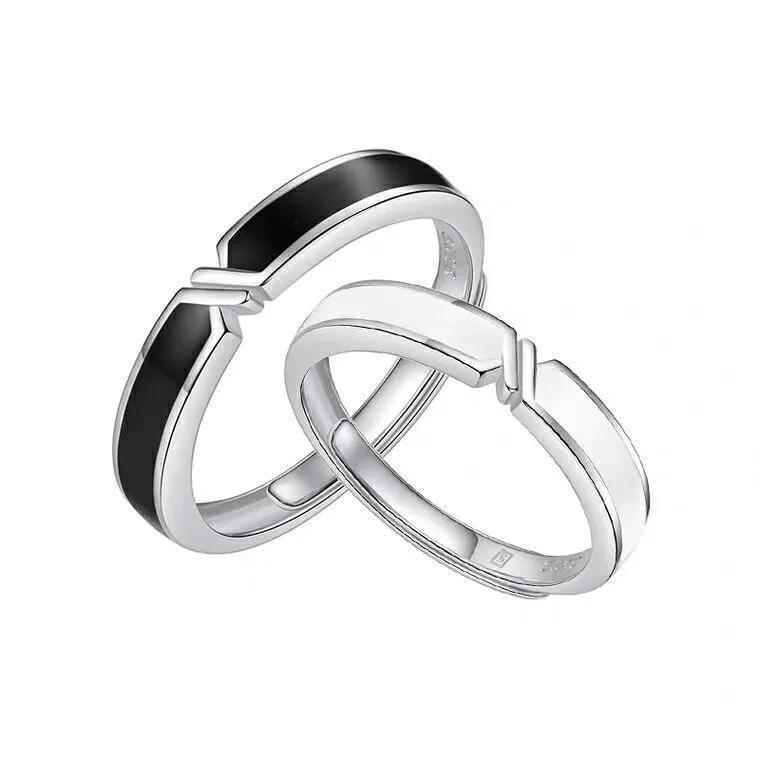 A Pair Of S925 Silver Couple Rings