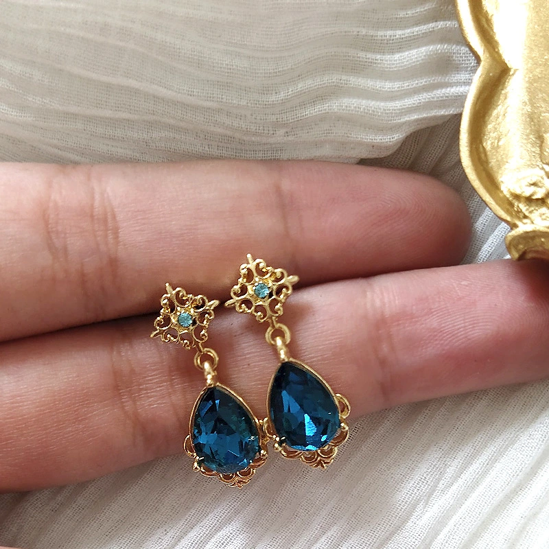 Korean Temperament Simple Water Drop Sapphire Earrings Women