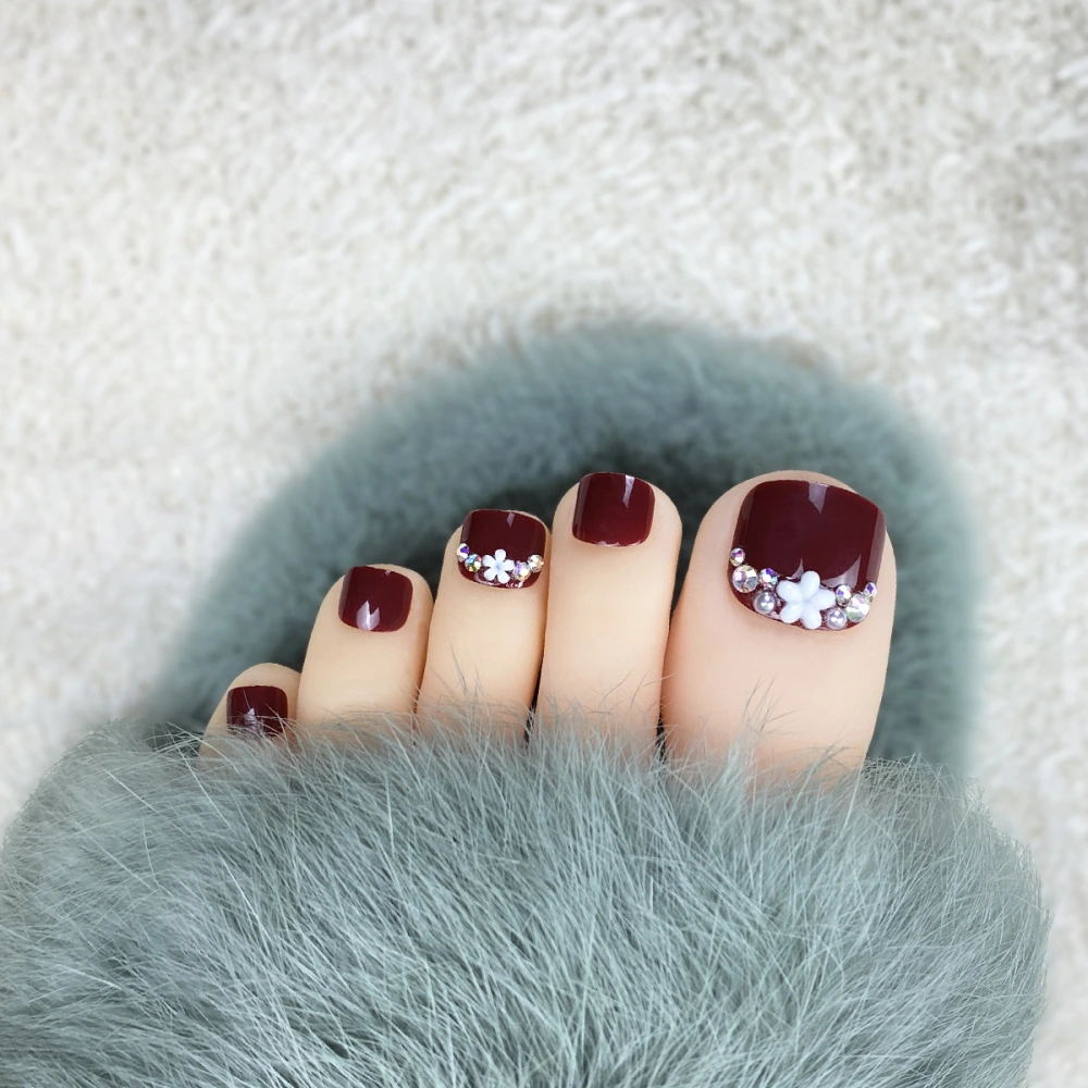 White Wine Red Toe Nails Finished Small Flower With Diamond Nail Patch