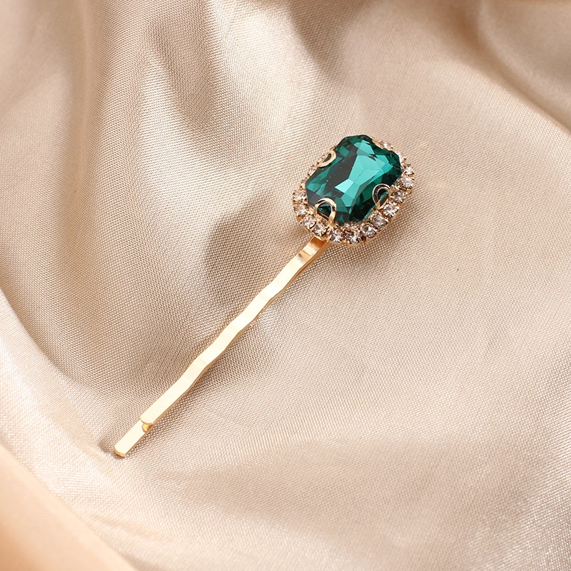 Green zircon hairpin light