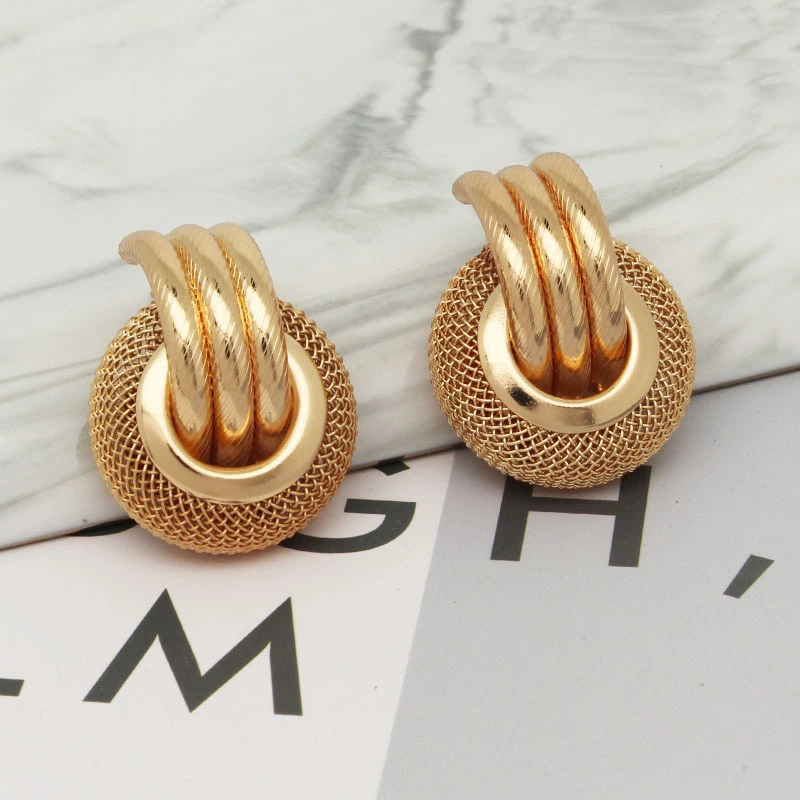 Metal mesh round earrings