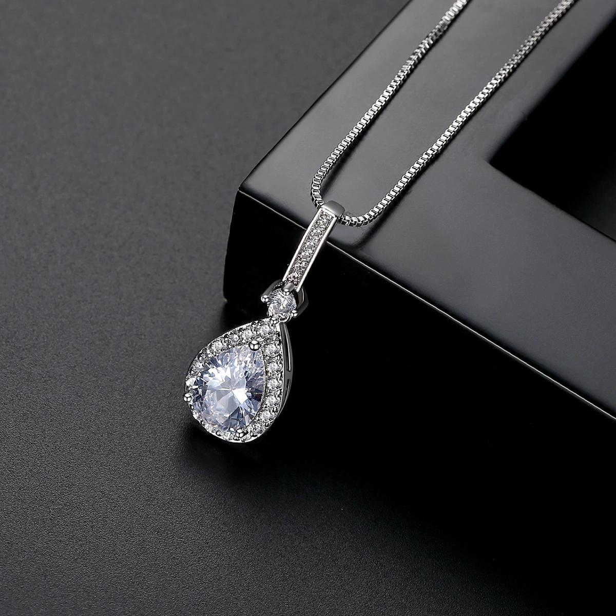 Copper set zirconium pendant necklace necklace wholesale