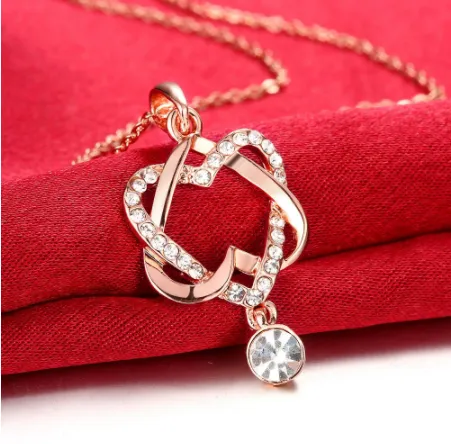 Fashion Platinum Heart Necklace Double Heart Winding Pendant Clavicle Chain