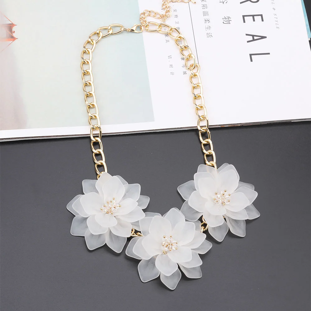 Fashion Frosted Three-dimensional Crystal Flower Short Necklace