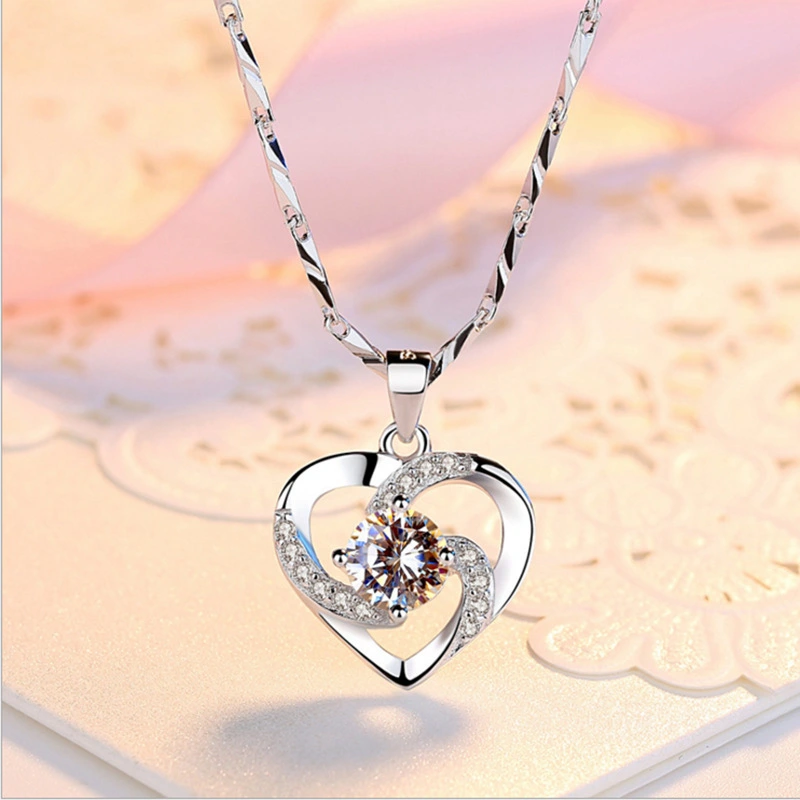 Korean Version Of The New Silver-plated Heart-shaped Pendant Female Love Diamond Necklace Clavicle Chain Simple Crystal Jewelry Wholesale