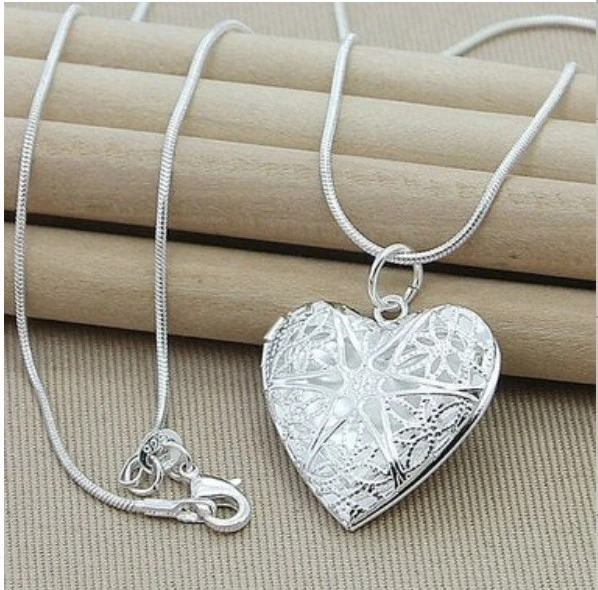 Heart-shaped Pattern Frame Necklace