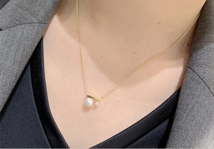 Simple Clavicle Chain Freshwater Pearl Necklace