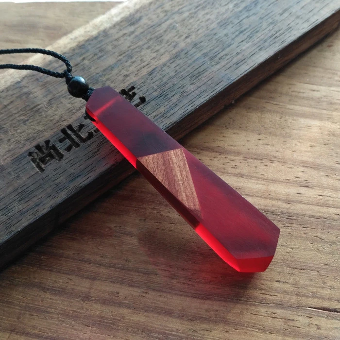 The Ocean Of Mahogany Solid Wood Personality Pendant Sweater Chain
