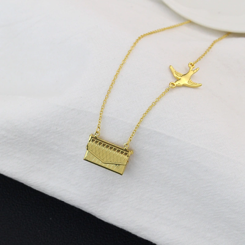 European And American Simple And Envelope Necklace