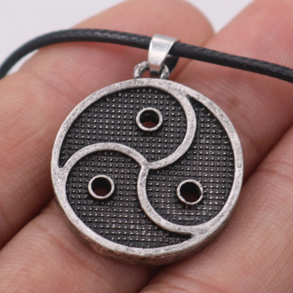 Retro Alloy Tai Yin And Yang Gossip Necklace