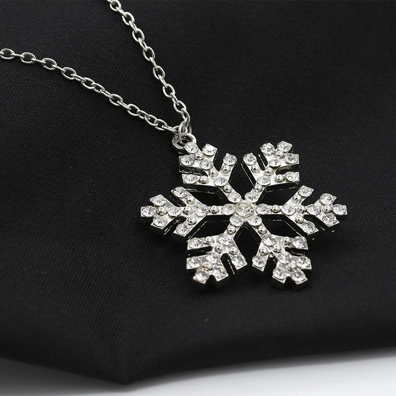 Fashion Diamond Crystal Snowflake Pendant Necklace