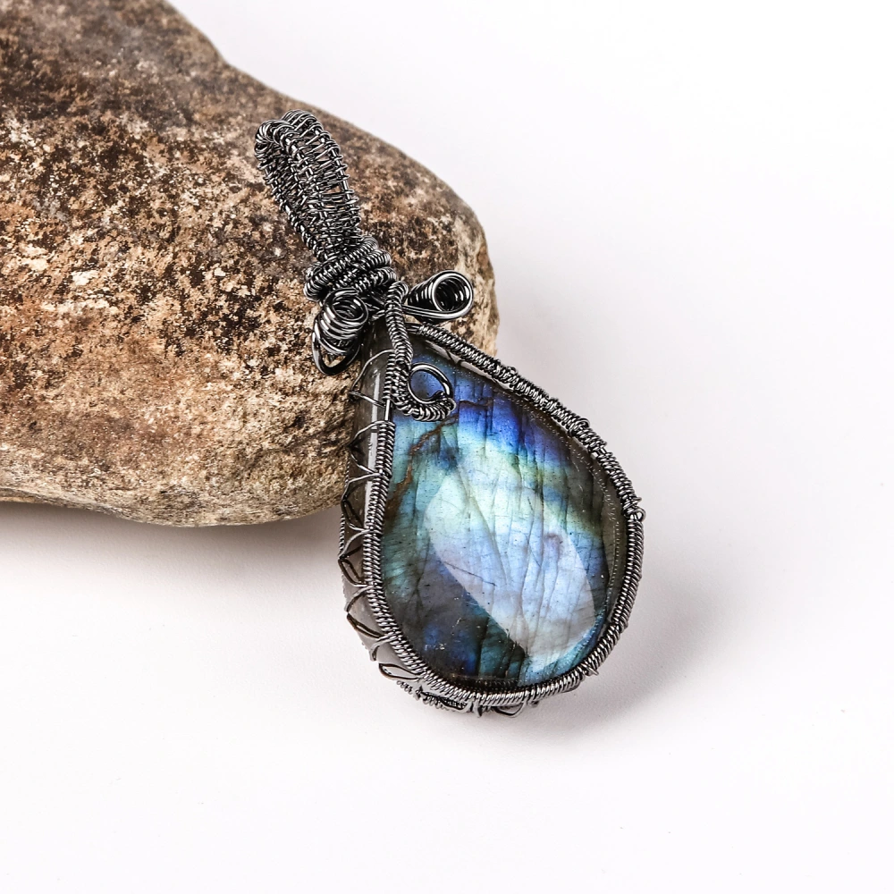 Natural Crystal Glitter Stone Unshaped Bound Wire Pendant