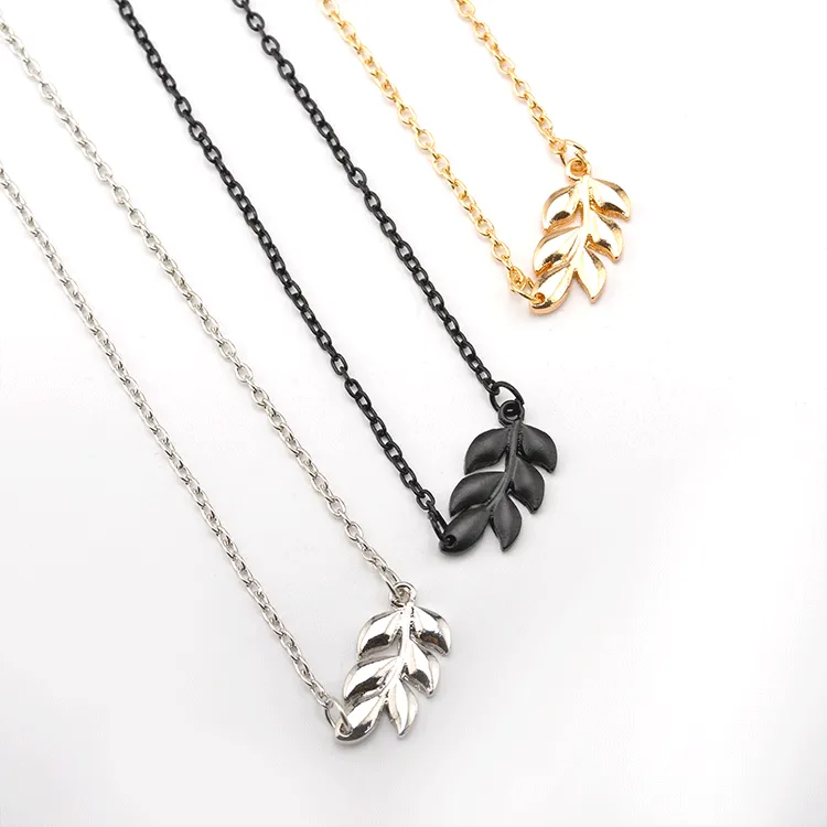 Ladies Leaf Grass Pendant Clavicle Chain