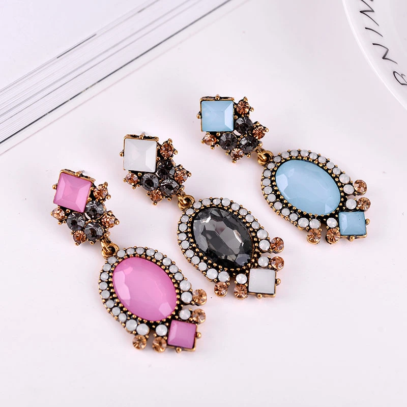 Ladies Retro Fashion Oval Diamond Stud Earrings